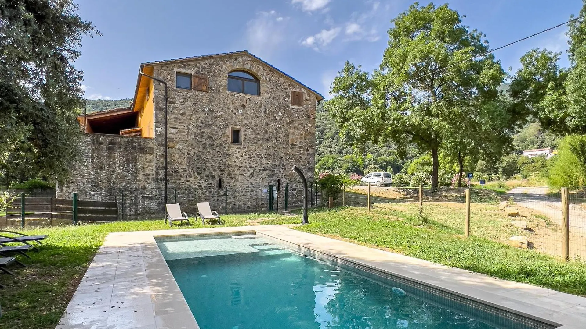 Majordoms - Can Blanc De Montagut Spain